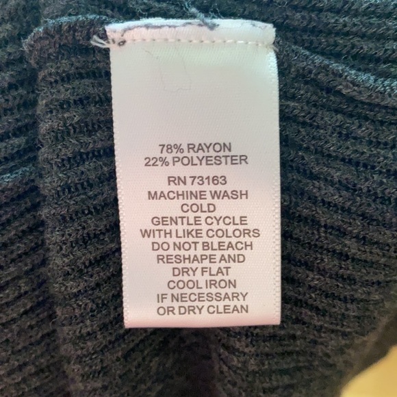 Cable & Gauge Peplum Bell Sleeved‎ Charcoal Sweater Ribbed Peplum Knit Top - Picture 10 of 10